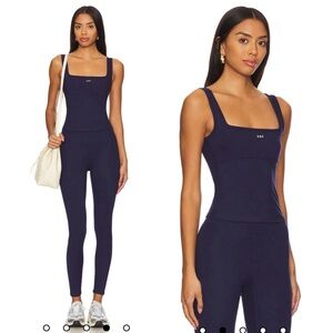 New 437 Set: The Essentials Legging and The Square Tank in Navy Size Medium